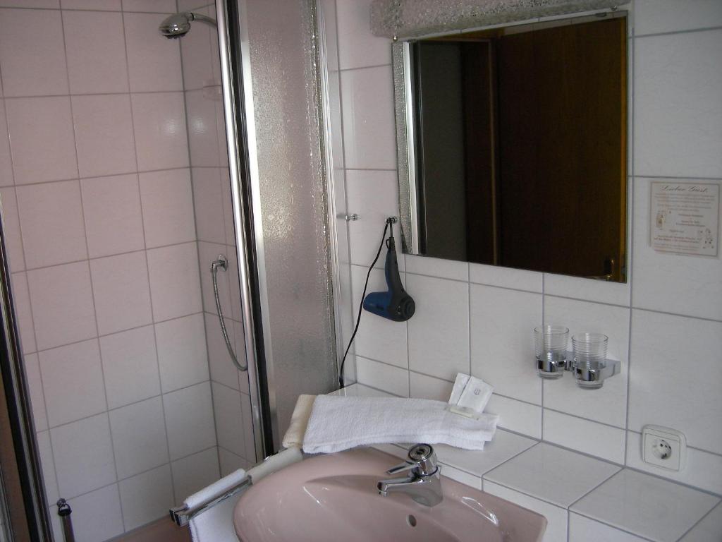 Hotel Gasthaus Zum Hirschen Simonswald Quarto foto