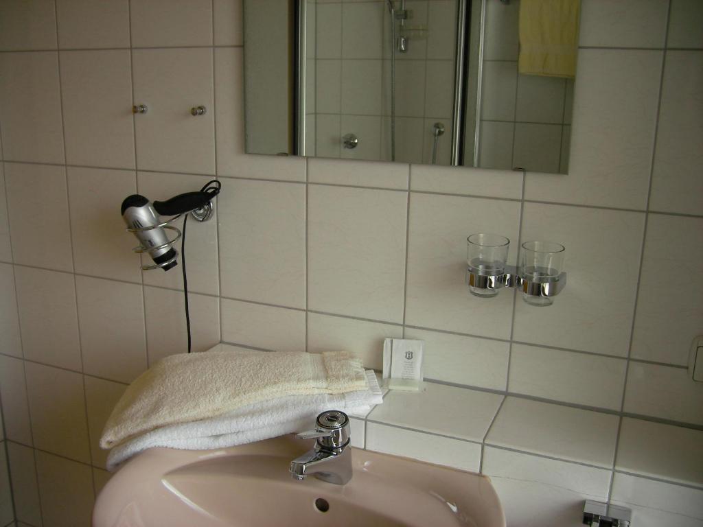 Hotel Gasthaus Zum Hirschen Simonswald Quarto foto